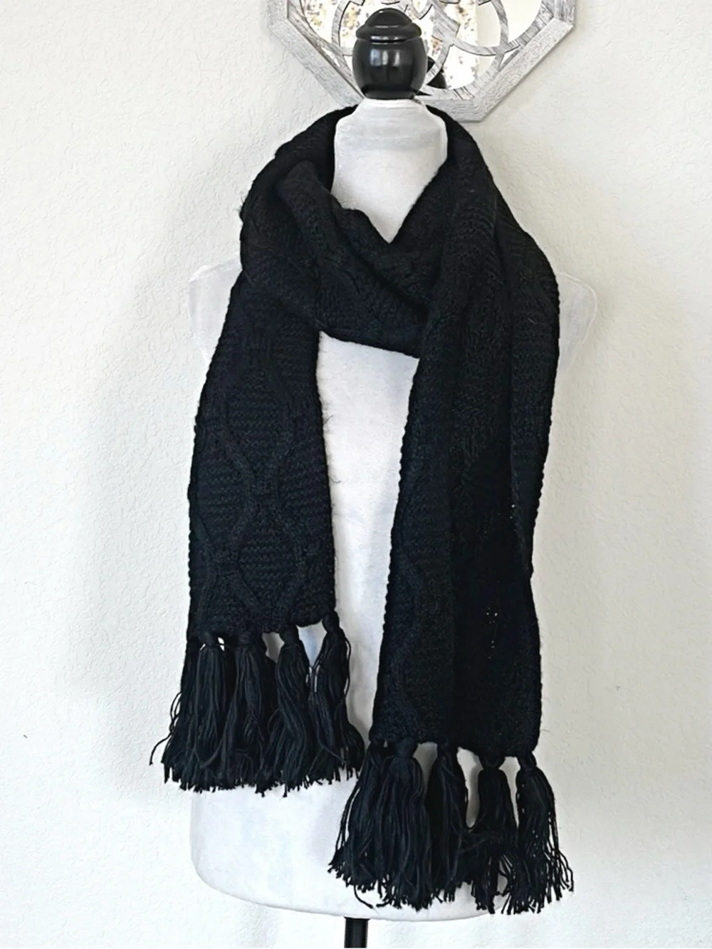 Old Navy • Black Monochrome Woven Cable Knit Thick Chunky Scarf with Tassels